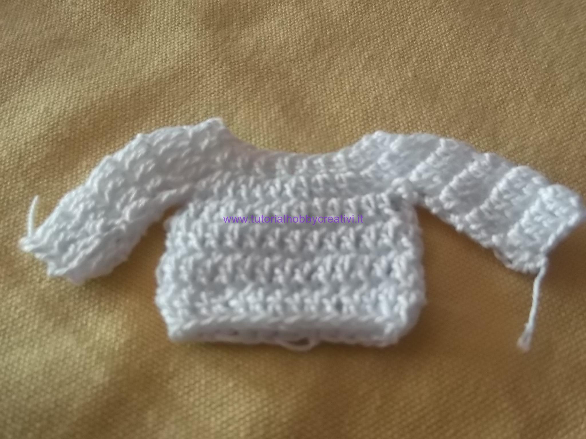 Tutorial per realizzare una mini maglietta all'uncinetto ... Hobby uncinetto