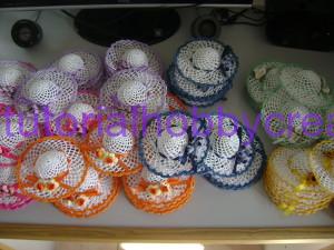 Tutorial per realizzare un cappellino all'uncinetto inamidato (20)