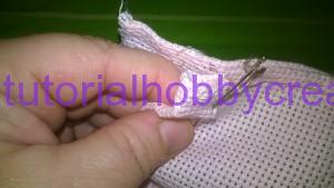 Tutorial per realizzare una borsetta portaconfetti in tela aida (6)