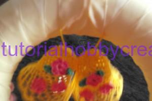 Tutorial per realizzare una ghirlanda di Pasqua con campane farfalle e fiori ll'uncinetto (7)