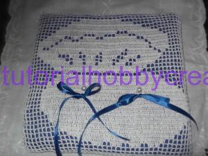tutorial per realizzare un cuscino portafedi a filet modello ostrica con perle (9)