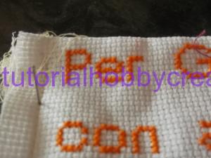 Tutorial per realizzare un libro gioco per bambini in tela aida ricamato a punto croce (17)