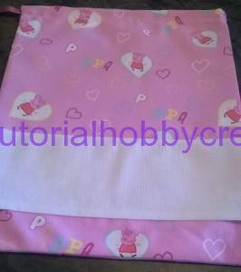 Tutorial per realizzare un sacchetto asilo con inserto in tela aida da ricamare a punto croce (18)